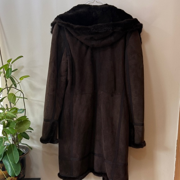 Women's Brown Leather Jacket - Picture 4 of 8